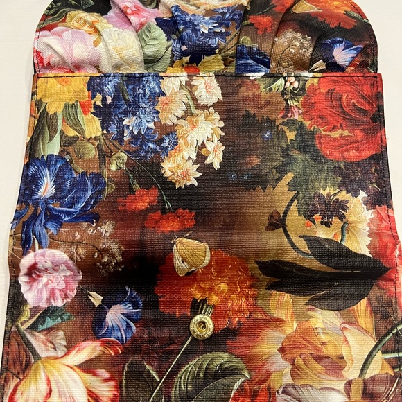 Kenneth Cole womens wallet - Picture 6 of 8